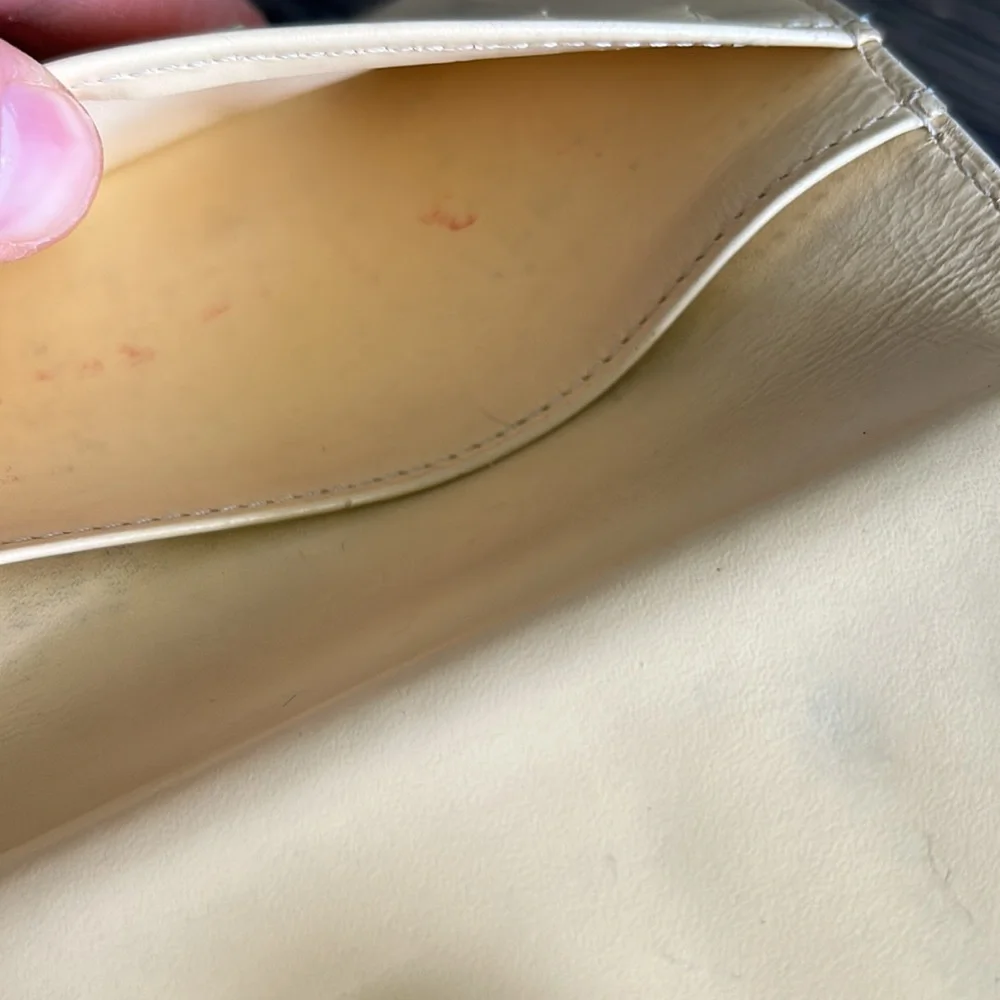 Louis Vuitton Kisslock Epi Wallet